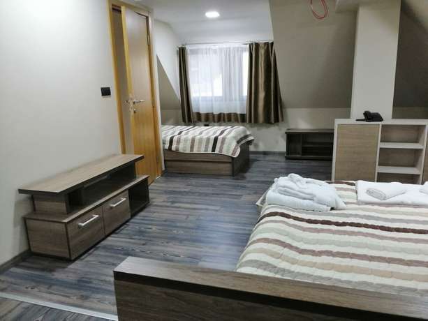 Imagen de la habitación del Hotel Milmari. Foto 17