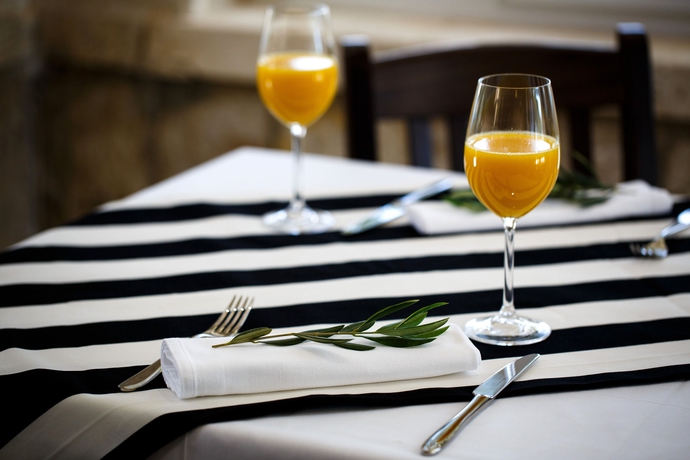 Imagen del bar/restaurante del Hotel Milna Osam - Adults Only. Foto 3