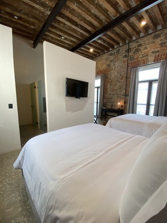 Imagen de la habitación del Hotel Milo Collection. Foto 9
