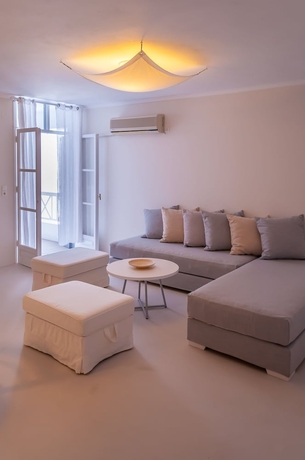 Imagen de la habitación del Hotel Milos Bay Suites. Foto 6