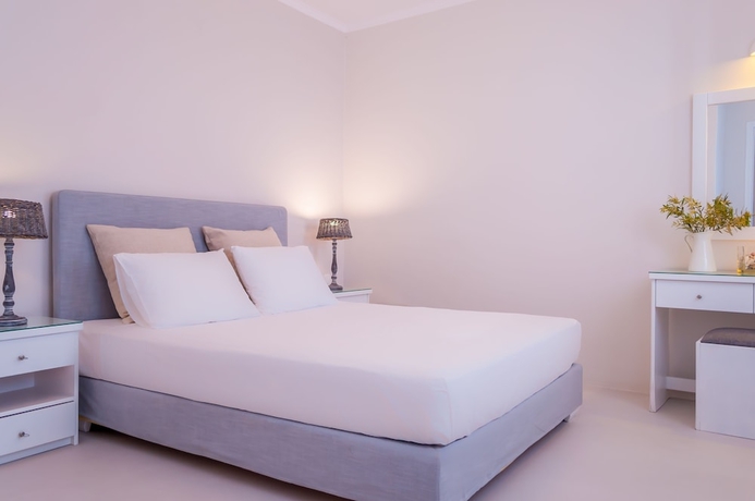 Imagen de la habitación del Hotel Milos Bay Suites. Foto 7