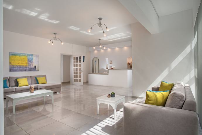 Imagen de los interiores del Hotel Milos. Foto 13