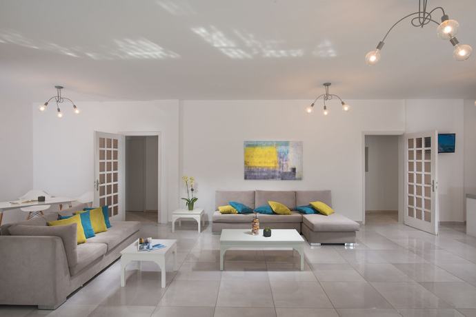 Imagen de los interiores del Hotel Milos. Foto 15