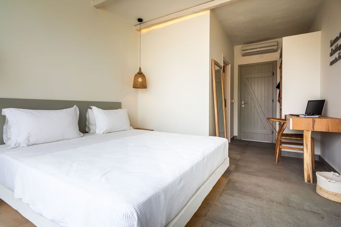 Imagen de la habitación del Hotel Milos Sea Resort. Foto 5