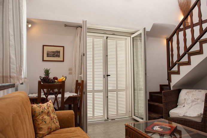 Imagen de los interiores del Hotel Milos Villas. Foto 10