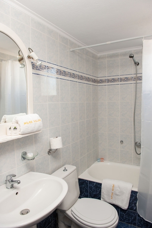 Imagen de la habitación del Hotel Milos Villas. Foto 4