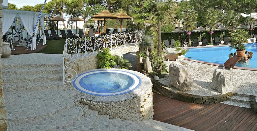 Imagen de la piscina del Hotel Milton Boutique, Lido Di Jesolo. Foto 11