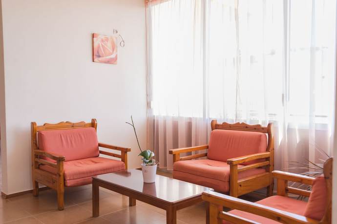 Imagen de los interiores del Hotel Milton, East Mani. Foto 19