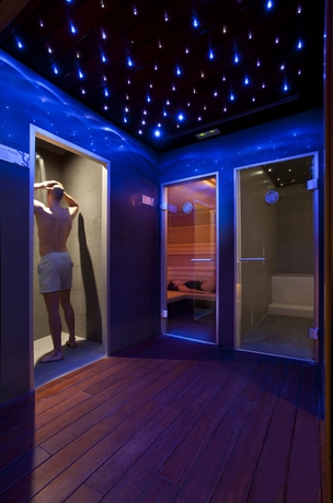 Imagen de la piscina del Hotel Mim Sitges. Foto 14