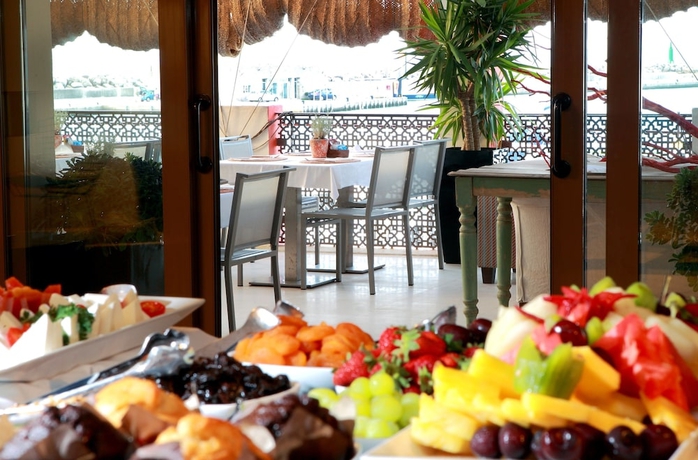 Imagen del bar/restaurante del Hotel Mim Sotogrande. Foto 6