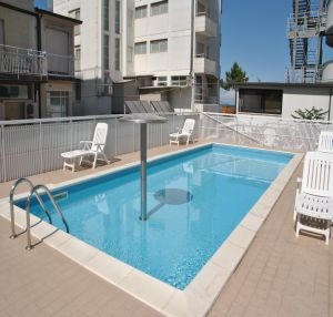 Imagen de la piscina del Hotel Mimma. Foto 4