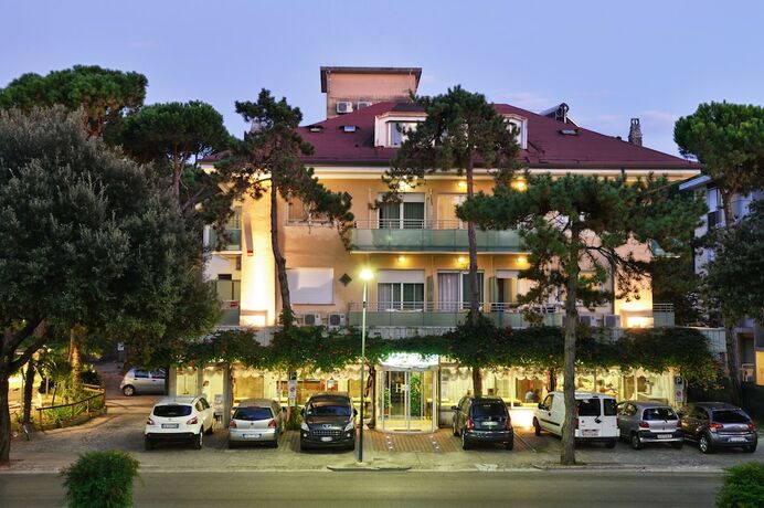 Imagen general del Hotel Mimosa, Lignano Sabbiadoro. Foto 1
