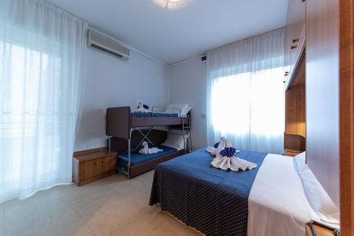 Imagen general del Hotel Mimosa, Lignano Sabbiadoro. Foto 4