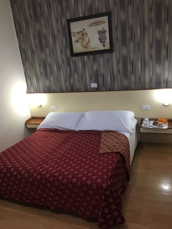 Imagen de la habitación del Hotel Mimosa, Plaza Navona. Foto 5