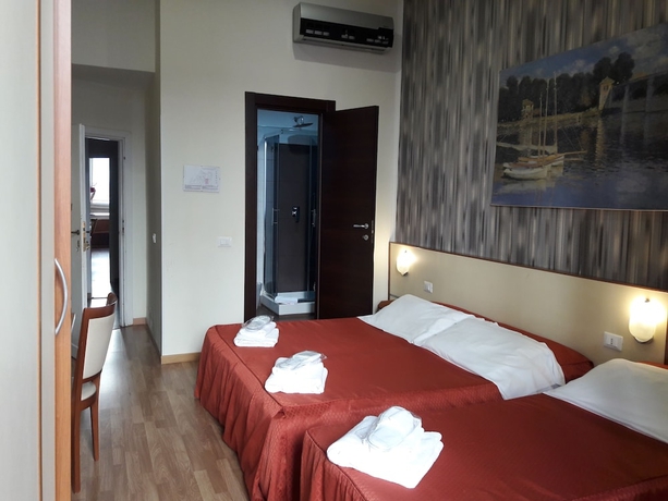 Imagen de la habitación del Hotel Mimosa, Plaza Navona. Foto 8