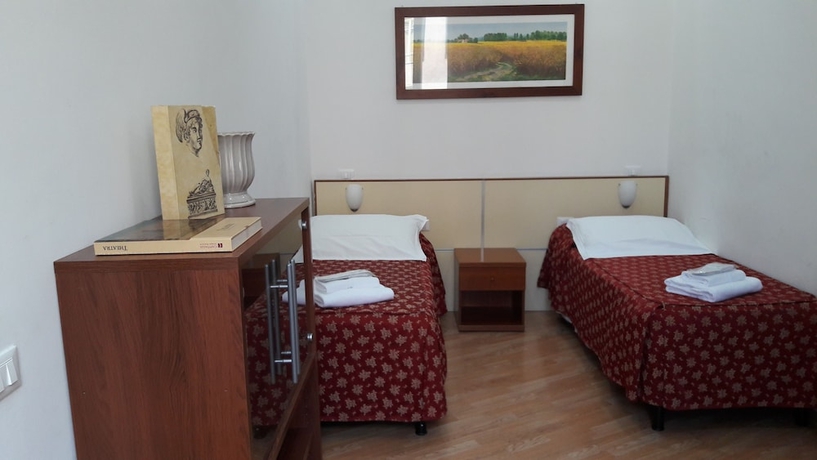 Imagen de la habitación del Hotel Mimosa, Plaza Navona. Foto 9