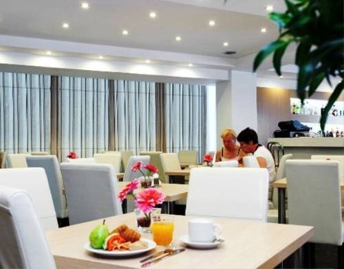 Imagen general del Hotel Mimosa Suites, Rodas Town. Foto 13