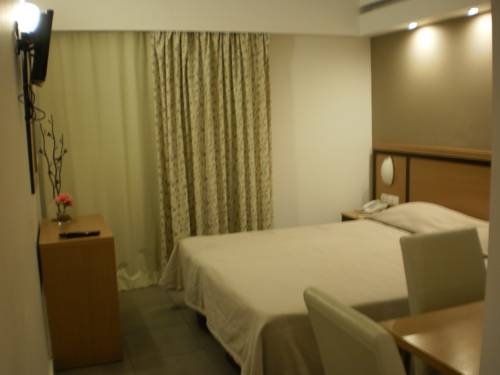 Imagen general del Hotel Mimosa Suites, Rodas Town. Foto 16