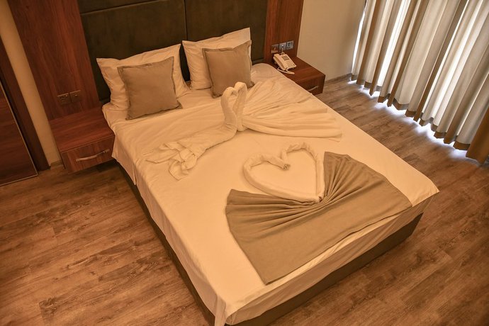 Imagen general del Hotel Mimoza Beach, Yeni Iskele. Foto 1