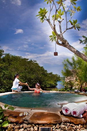 Imagen de la piscina del Hotel Mimpi Resort Menjangan. Foto 12