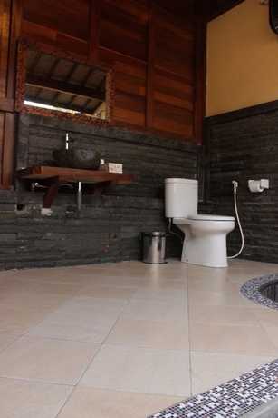 Imagen de la habitación del Hotel Mina Tanjung. Foto 11