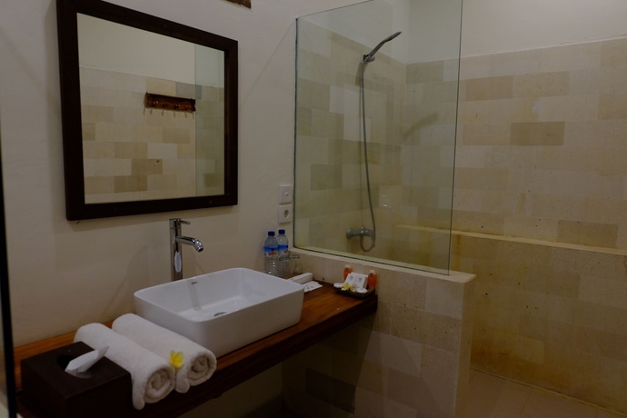 Imagen de la habitación del Hotel Mina Tanjung. Foto 13