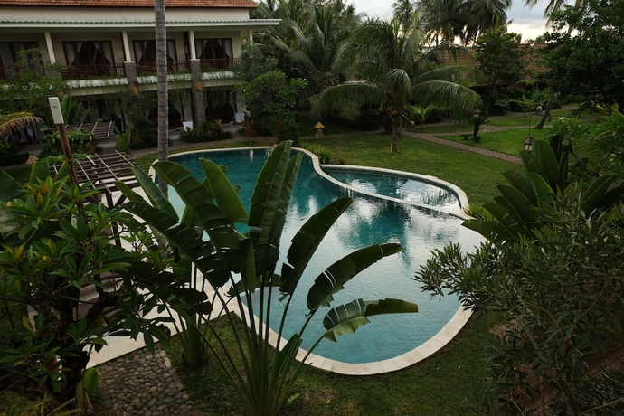 Imagen de la piscina del Hotel Mina Tanjung. Foto 18