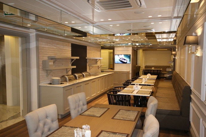 Imagen del bar/restaurante del Hotel Mina – Special Class. Foto 5