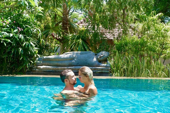 Imagen de la piscina del Hotel Minabali Bunga'lo. Foto 33