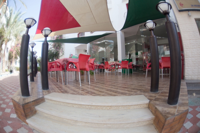 Imagen del bar/restaurante del Hotel Minamark Resort and Spa, For Families and Couples Only. Foto 6