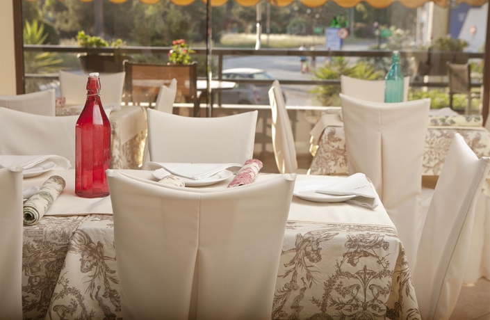 Imagen del bar/restaurante del Hotel Minavra. Foto 2