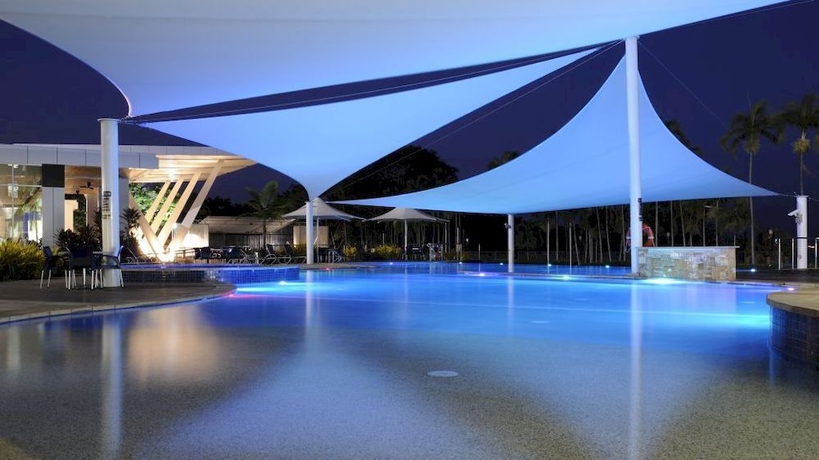 Imagen de la piscina del Hotel Mindil Beach Casino Resort. Foto 9