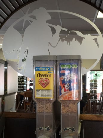 Imagen del bar/restaurante del Hotel Miners Inn. Foto 7