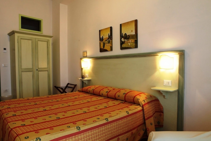Imagen de la habitación del Hotel Minerva Assisi. Foto 3