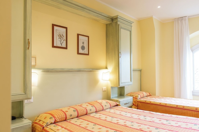 Imagen de la habitación del Hotel Minerva Assisi. Foto 6