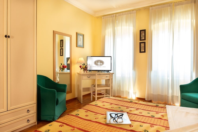 Imagen de la habitación del Hotel Minerva Assisi. Foto 13