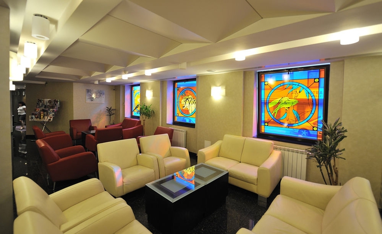 Imagen de los interiores del Hotel Minerva, Bucarest. Foto 11