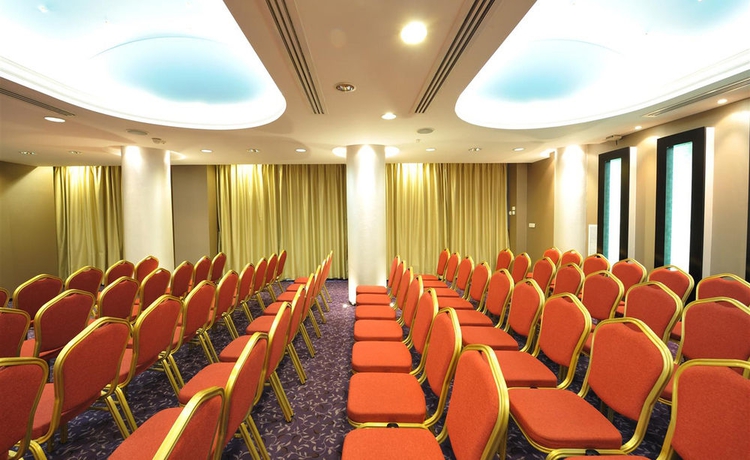 Imagen de los interiores del Hotel Minerva, Bucarest. Foto 13