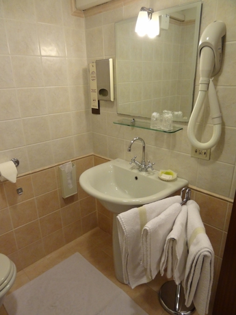 Imagen de la habitación del Hotel Minerva E Nettuno. Foto 8