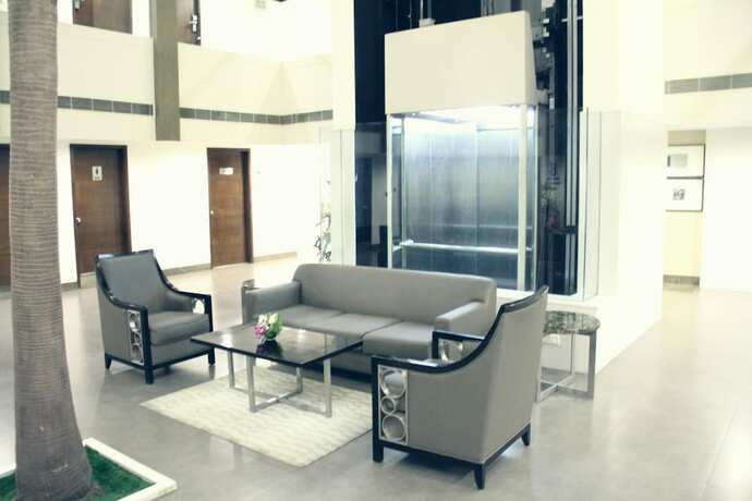 Imagen general del Hotel Minerva Grand. Foto 11