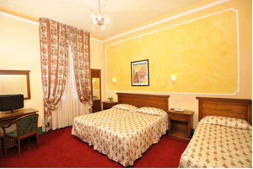 Imagen de la habitación del Hotel Minerva Palace. Foto 12