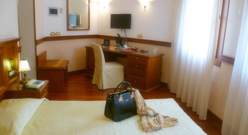 Imagen general del Hotel Minerva, Pordenone. Foto 1