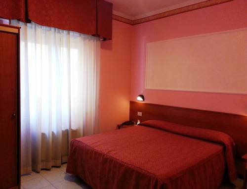 Imagen de la habitación del Hotel Minerva, Ravenna. Foto 5