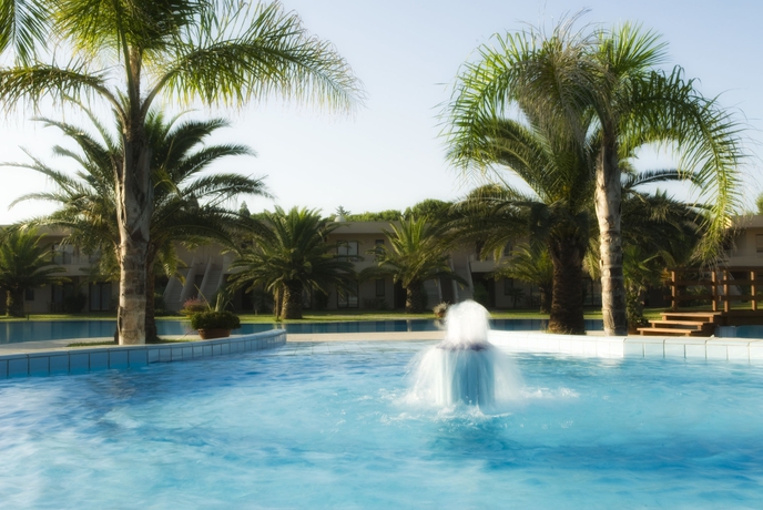 Imagen de la piscina del Hotel Minerva Resort Paestum. Foto 13