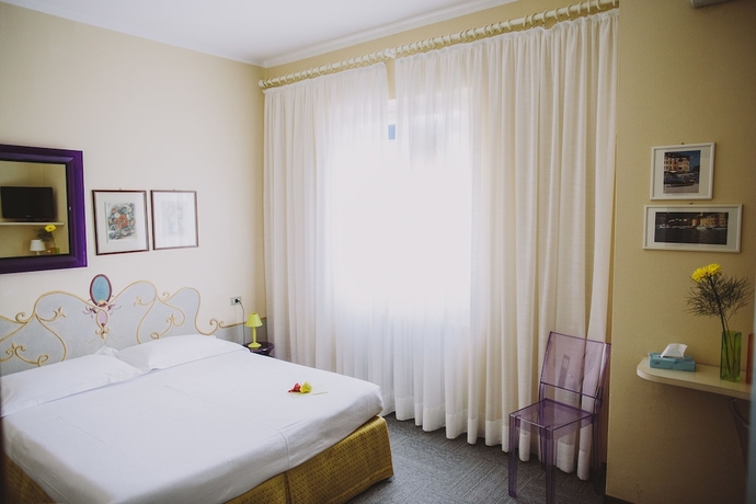 Imagen de la habitación del Hotel Minerva, Santa Margherita Ligure. Foto 6