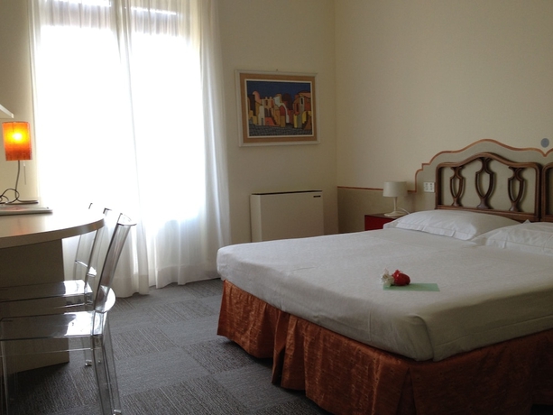 Imagen de la habitación del Hotel Minerva, Santa Margherita Ligure. Foto 7