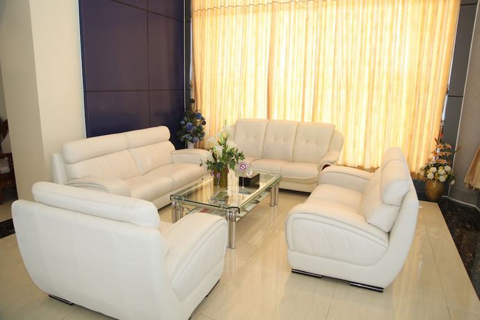 Imagen de los interiores del Hotel Mingalar Thiri. Foto 18