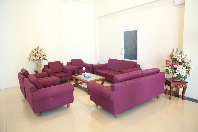 Imagen de los interiores del Hotel Mingalar Thiri. Foto 20