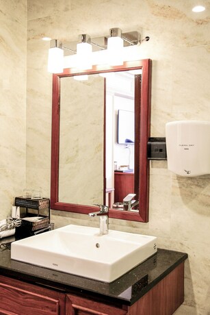 Imagen de la habitación del Hotel Minh Tam Phu Nhuan and Spa. Foto 15