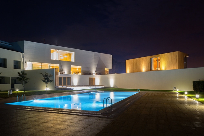 Imagen de la piscina del Hotel Minho. Foto 15